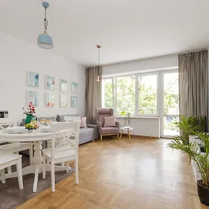 https://shortstaypoland-krucza-warsaw.warsawhotelspoland.com